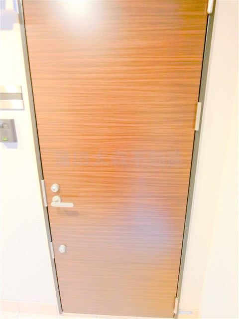 ビオス中央の玄関|玄関