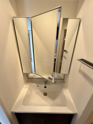 【独立洗面台】 | シーズンフラッツ靭本町 | シーズンフラッツ靭本町　独立洗面化粧台