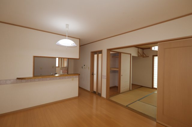 見附市本町3丁目　中古戸建の居間・リビング