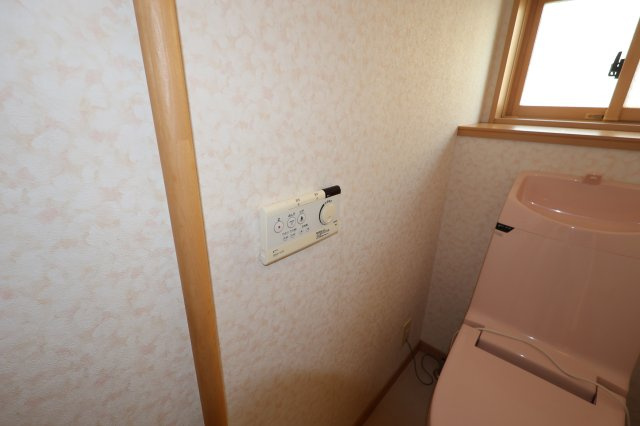 見附市本町3丁目　中古戸建のトイレ