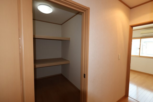 見附市本町3丁目　中古戸建の収納