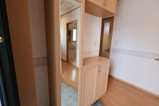 見附市本町3丁目　中古戸建の玄関