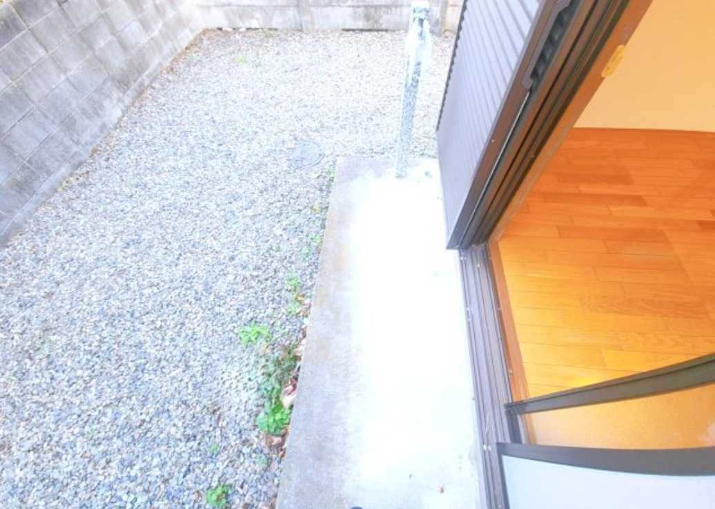 ロイヤルハイツ　礼金0　バストイレ別　角部屋のバルコニー