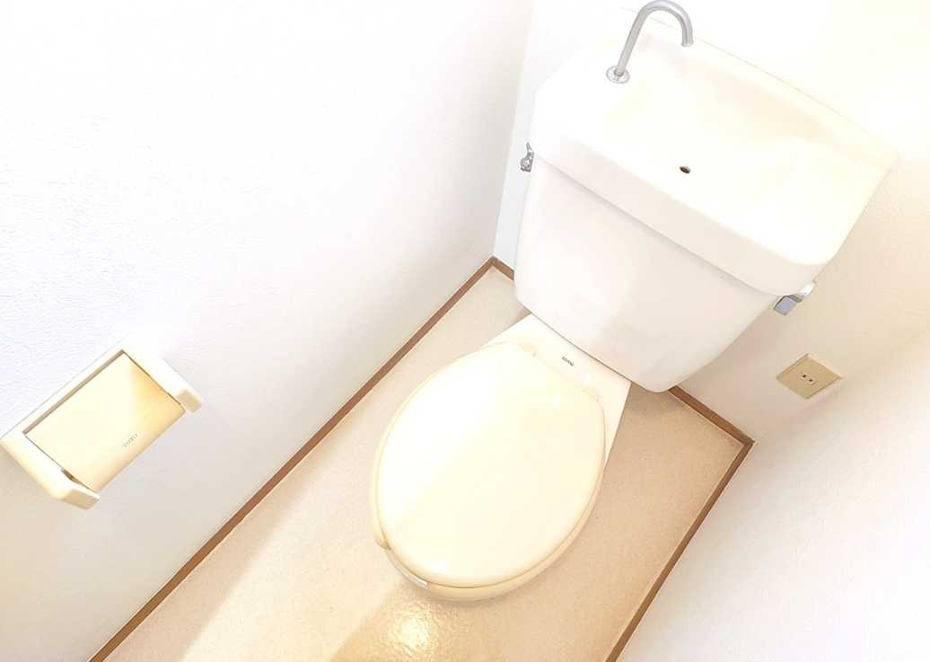 ロイヤルハイツ　礼金0　バストイレ別　角部屋のトイレ
