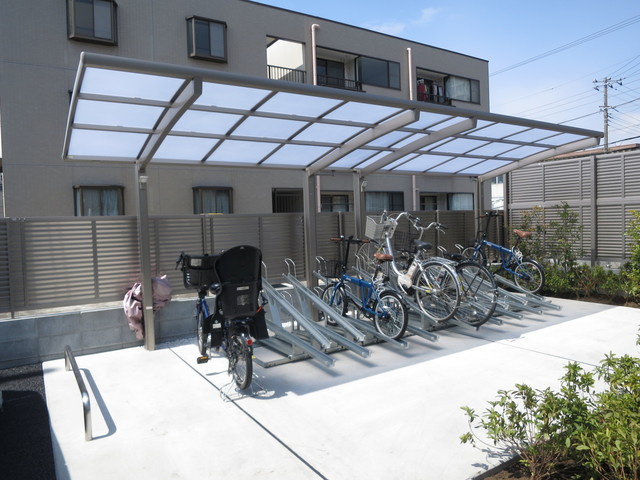 ソレイユ・ジンのその他共用部分|敷地内に屋根付き駐輪場あります♪
