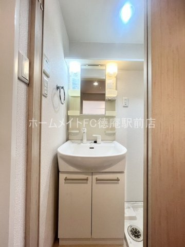 大阪市城東区今福南１丁目の賃貸マンションの独立洗面台