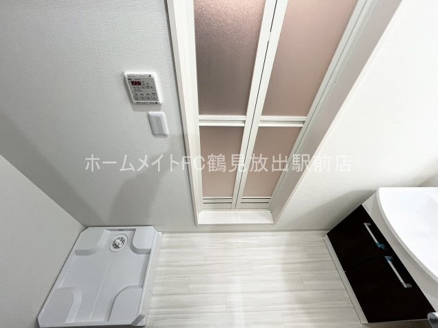 大阪市鶴見区今津中５丁目のアパートの洗面所