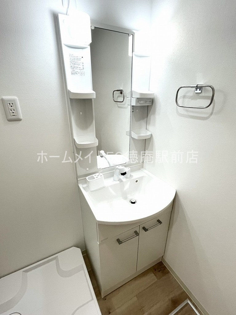 大阪市鶴見区今津中５丁目のアパートの独立洗面台