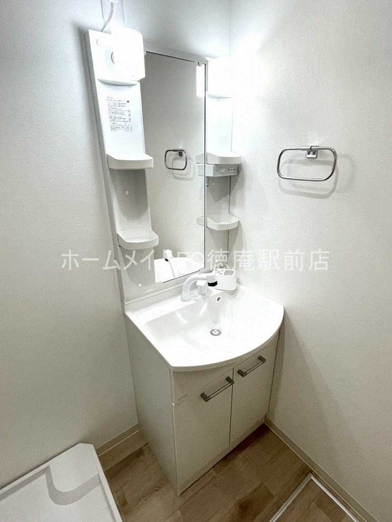 大阪市鶴見区今津中５丁目のアパートの独立洗面台