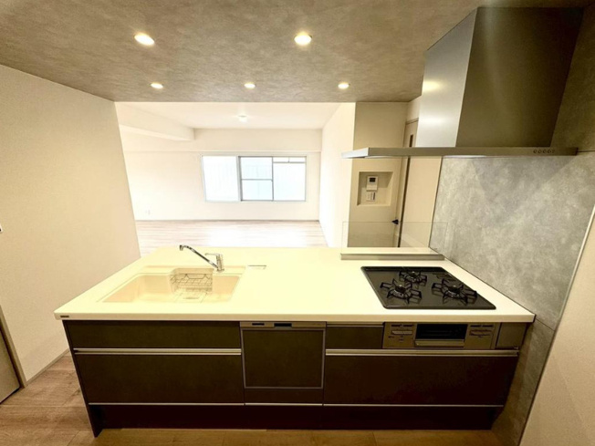 【キッチン】 | ハイマート弥刀 | 視界を遮らないオープンキッチンです☆