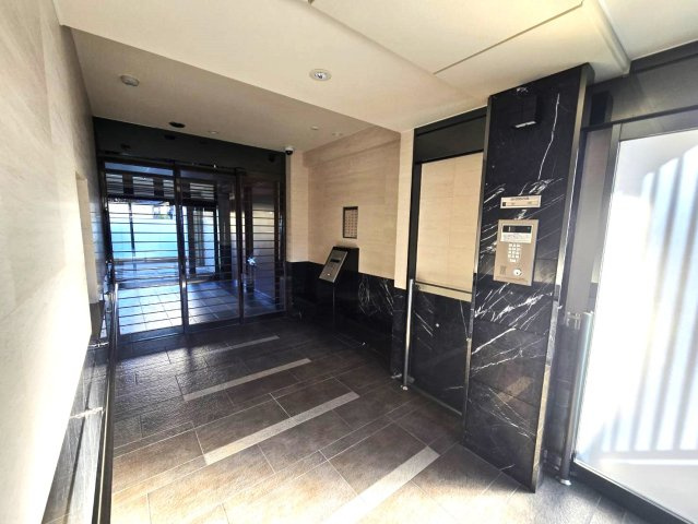 アルファステイツ大橋南のエントランス|ゆったりとした時間の流れを感じつつ、安心感に包まれるエントランス