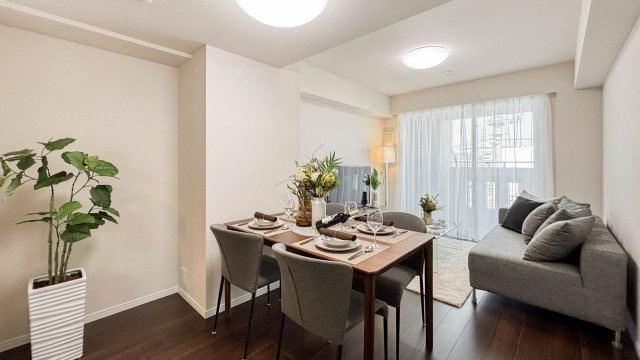 パークコート市谷仲之町の居間・リビング|こちらの居間で趣味の時間をお楽しみください