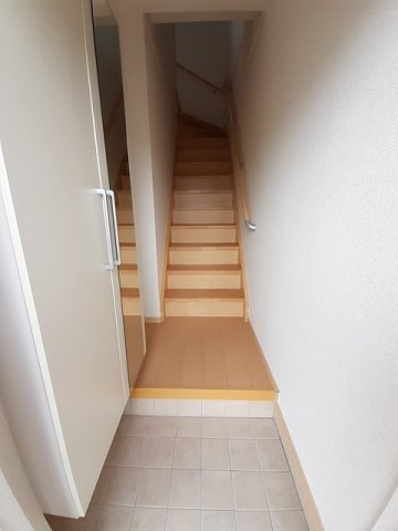 シュティル　鏡　Ｂの玄関