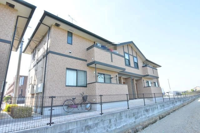 シュティル　鏡　Ｂの外観