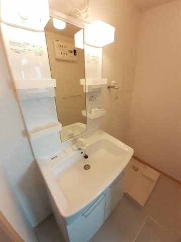 シュティル　鏡　Ｂの洗面所