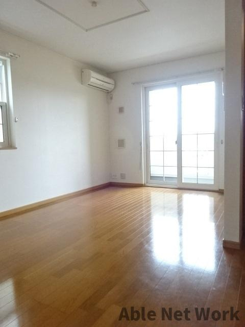 サンライト若松Ⅰの居間・リビング|12.8帖のLDK