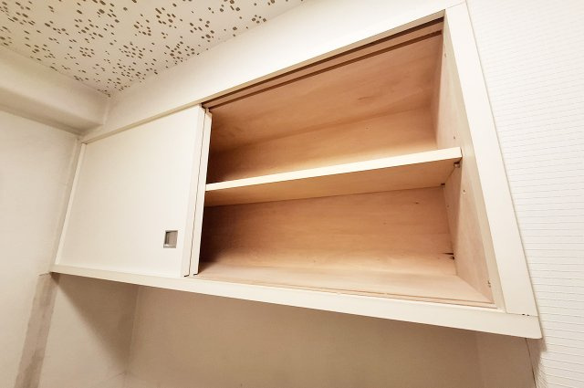 シャルマン・フジ久米田の収納|トイレ：吊戸棚