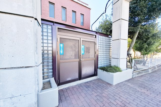 シャルマン・フジ久米田のその他共用部分|ゴミ集積場