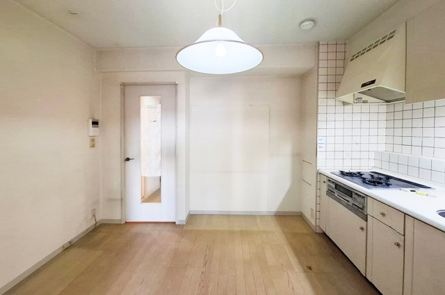 シャルマン・フジ久米田のキッチン|DK（照明器具撤去予定）