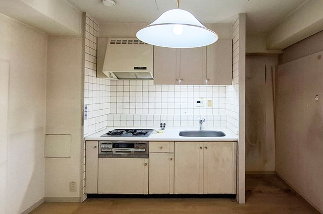 シャルマン・フジ久米田のキッチン|キッチン（照明器具撤去予定）
