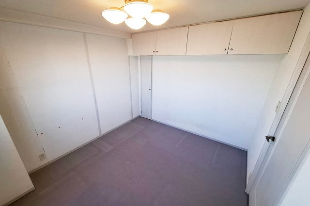 シャルマン・フジ久米田の寝室|洋室1（照明器具撤去予定）