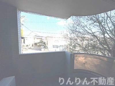 【バルコニー】 | レジデンス伊月 | 外からの目が気にならないバルコニーで洗濯物が干せます