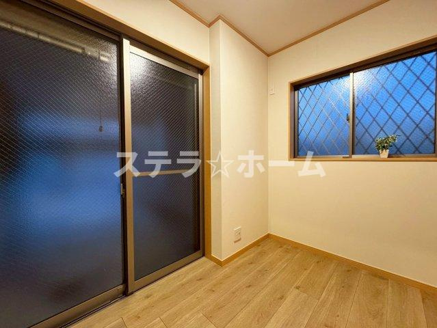 横堤2 中古戸建の洋室|ゆったりした洋室です