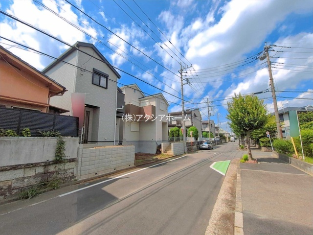 所沢市中新井5丁目・全2棟　新築一戸建　1号棟の前面道路含む現地写真|現地写真（2026年8月10日撮影）