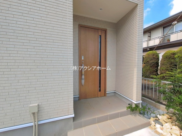 所沢市中新井5丁目・全2棟　新築一戸建　1号棟の玄関