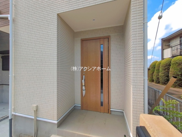 所沢市中新井5丁目・全2棟　新築一戸建　1号棟の玄関