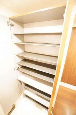 【収納】 | コーポスカイH | ※同物件・同タイプの写真です。