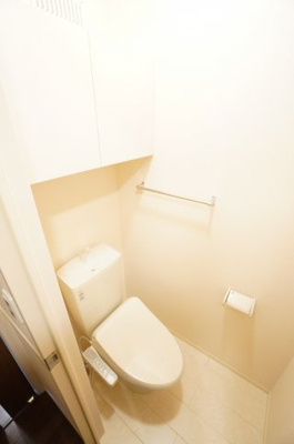 【トイレ】 | コーポスカイH | ※同物件・同タイプの写真です。