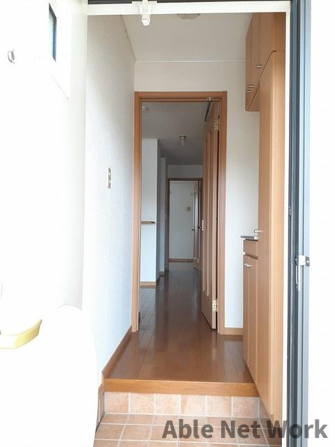 サンライト若松Ⅱの玄関|シューズボックス付き