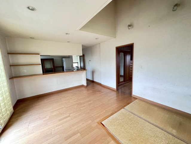 店舗付中古戸建　不破郡垂井町宮代　平成13年築の居間・リビング