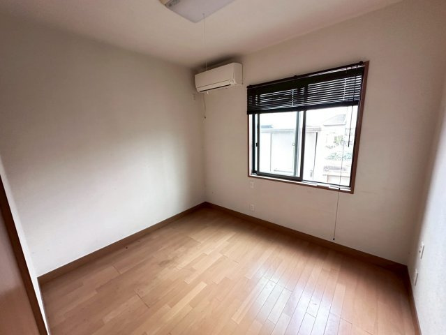 店舗付中古戸建　不破郡垂井町宮代　平成13年築の洋室