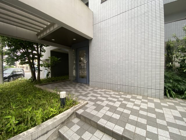 東村山北パーク・ホームズのエントランス