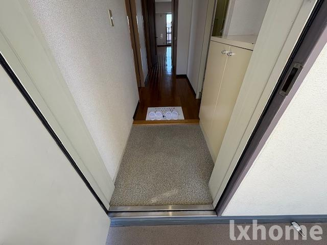 ライフ18の玄関|明るい玄関です