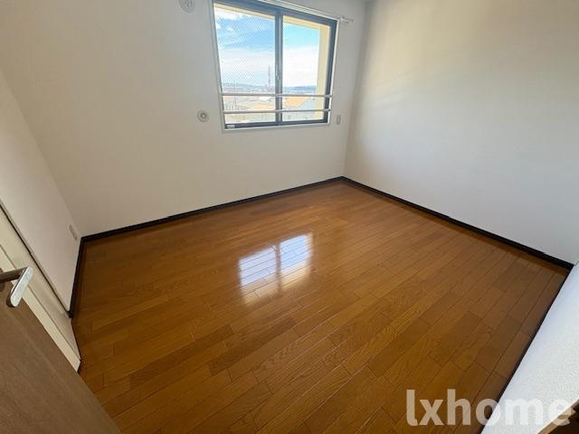 ライフ18の内装|明るい色調の室内です