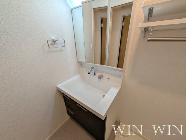 エアリー若松 Ⅲの独立洗面台