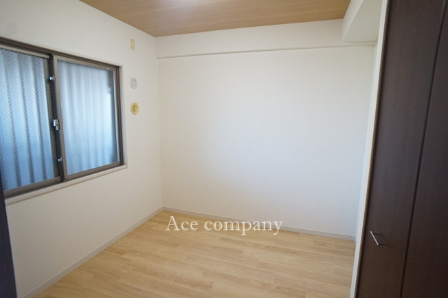 【子供部屋】 | ルイシャトレ平野喜連II番館 | 【洋室4.5帖】通路側のお部屋もエアコン取付可能です♪