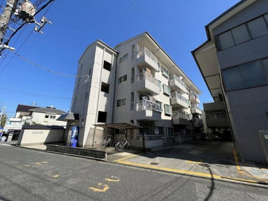 鉄骨造４階建ての２階部分