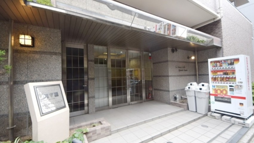 メゾン・ド・ヴィレ日本橋浜町のエントランス