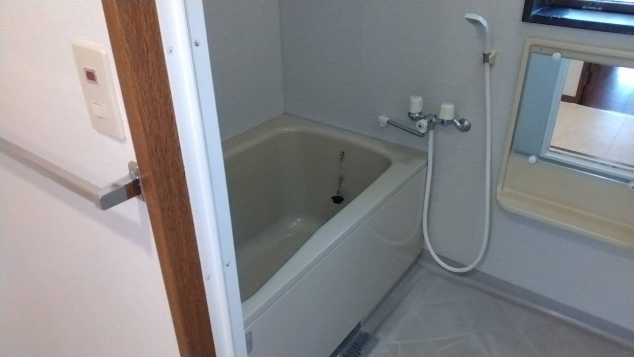 アビタシオン天拝の浴室|落ち着いた空間のお風呂です