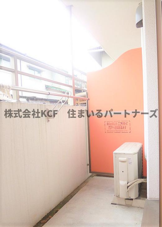 レ　クルールのバルコニー|暖かな日差しのふりそそぐバルコニー