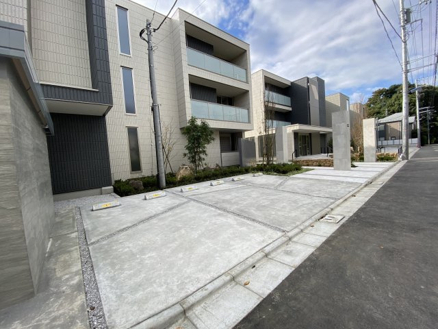 BORIKI吉祥寺北の駐車場