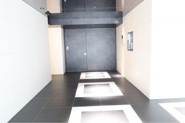 ジェノヴィア京成立石スカイガーデンのエントランス