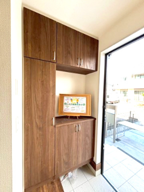 あきる野野辺　新築！小学校徒歩7分の玄関