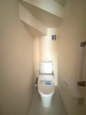 あきる野野辺　新築！小学校徒歩7分のトイレ