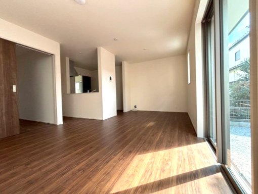 あきる野野辺　新築！小学校徒歩7分の居間・リビング