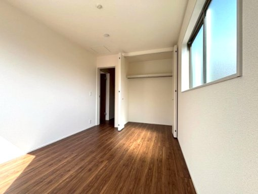 あきる野野辺　新築！小学校徒歩7分の洋室